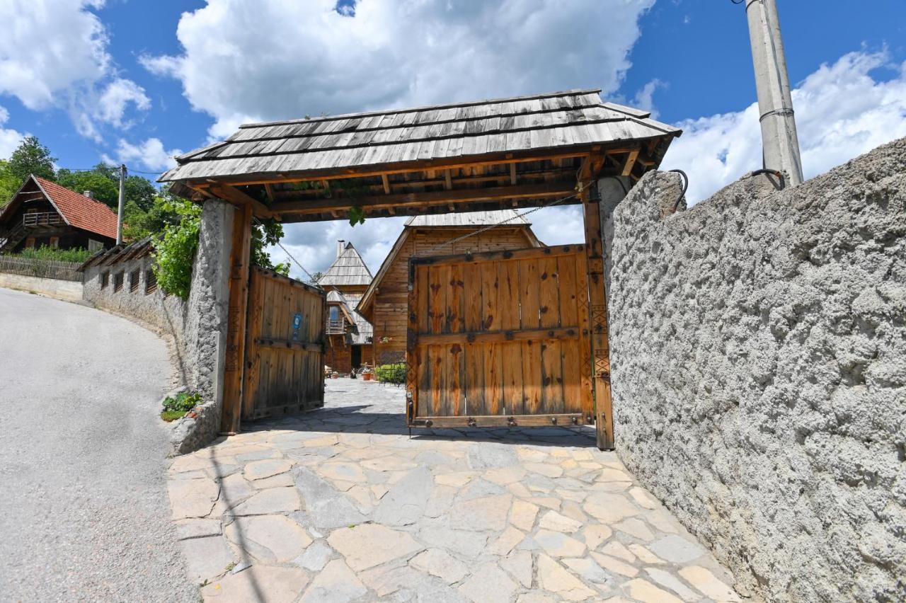 Neva Sobe Sa Pogledom Na Planine Mokra Gora