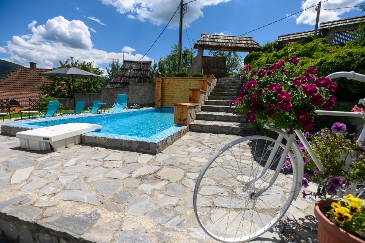 Neva Sobe Sa Pogledom Na Planine Homestay *