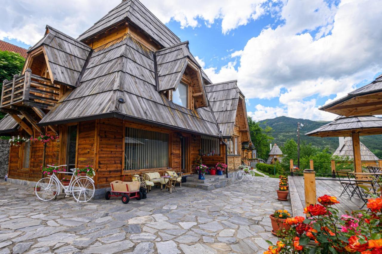 Neva Sobe Sa Pogledom Na Planine Mokra Gora